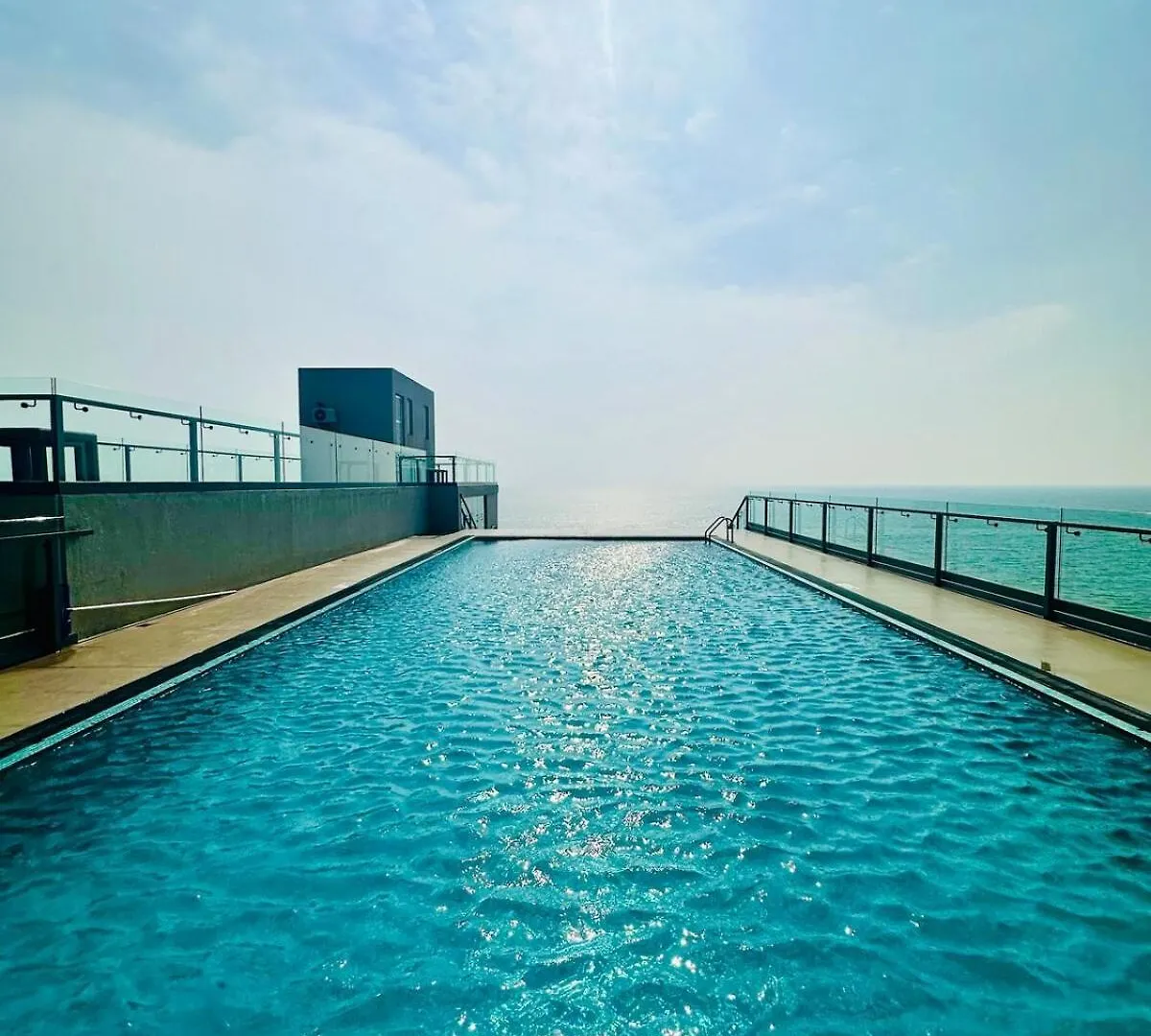 Coastal Comfort By Ocean Breeze Negombo